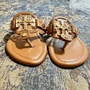 Tory Burch Sandals!! 🤎